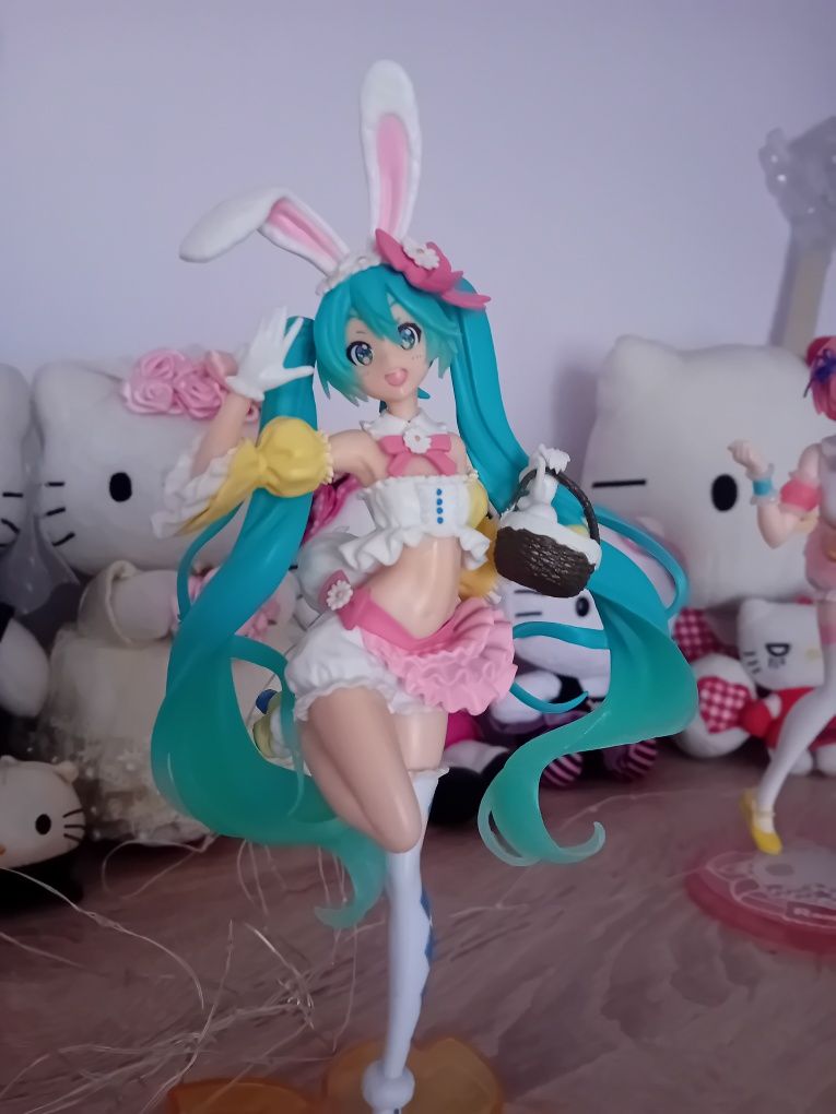 Аниме фигурки Re:Zero и Hatsune Miku