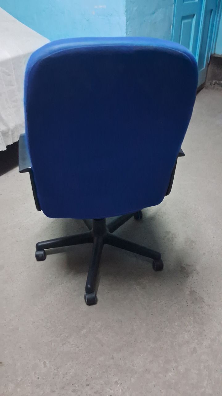 Кресло обычное. Исправно