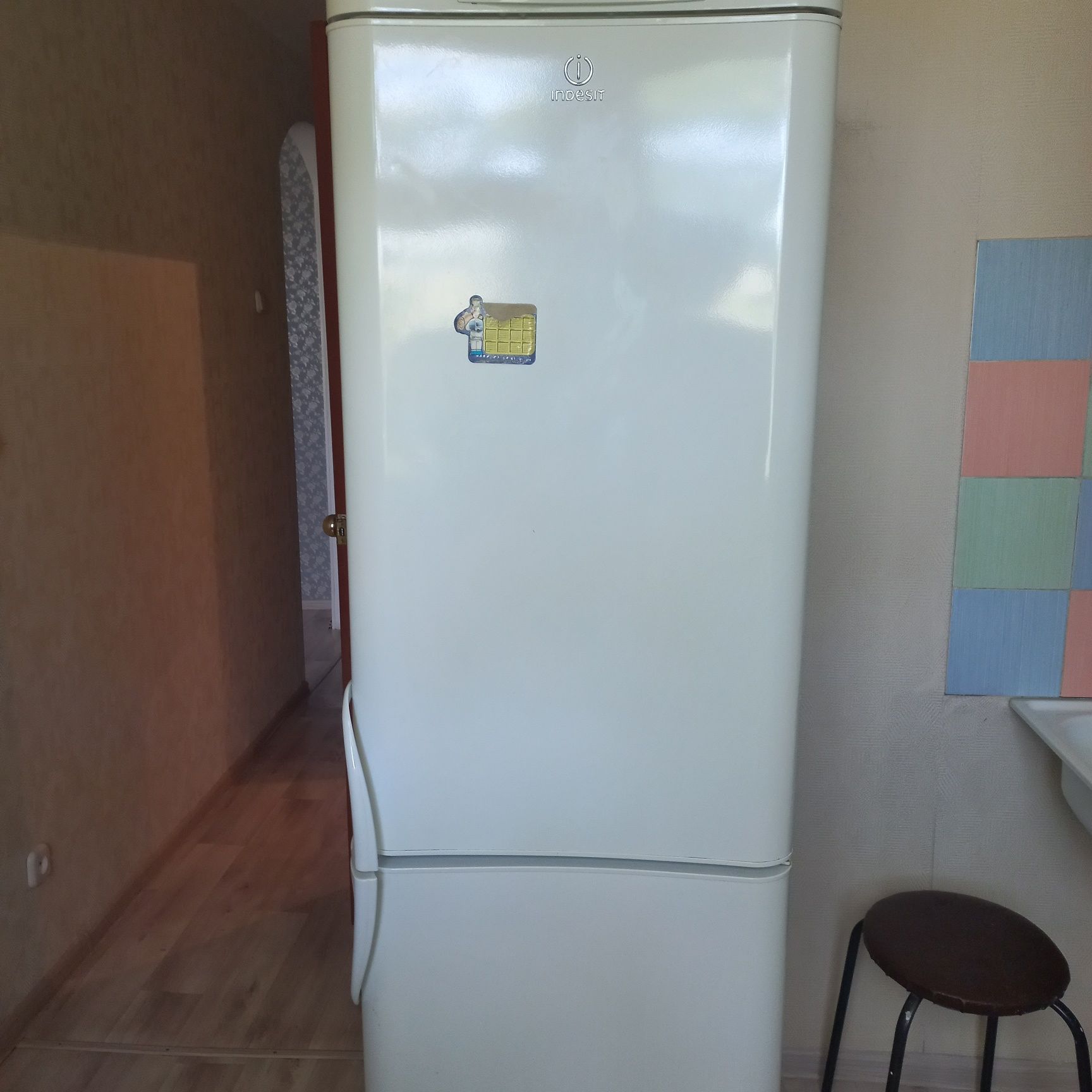 Холодильник "Indezit"двухкамерный в отличном состоянии
