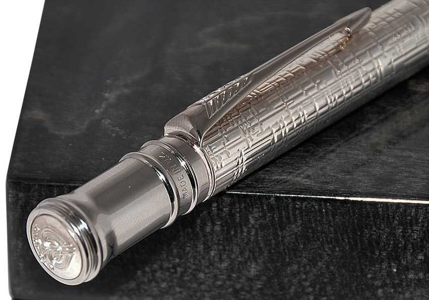 Продавам луксозен Parker Duofold Esparto Sterling Silver Ballpoint