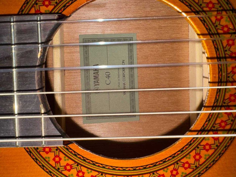 Продается Гитара Yamaha C40 оригинал