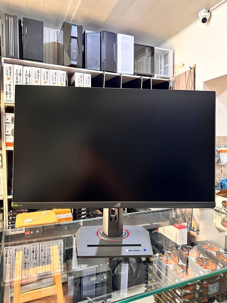 Asus Rog Strix 27"  2560x1440  2K  180hz