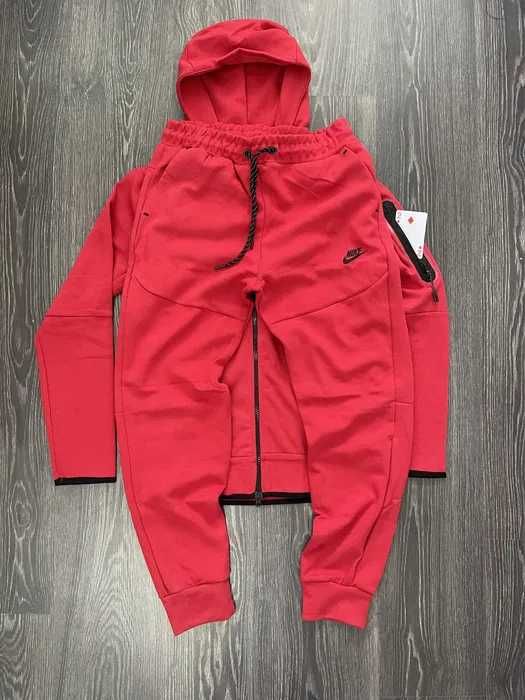 Trening Nike TECH Fleece Red Set Complet