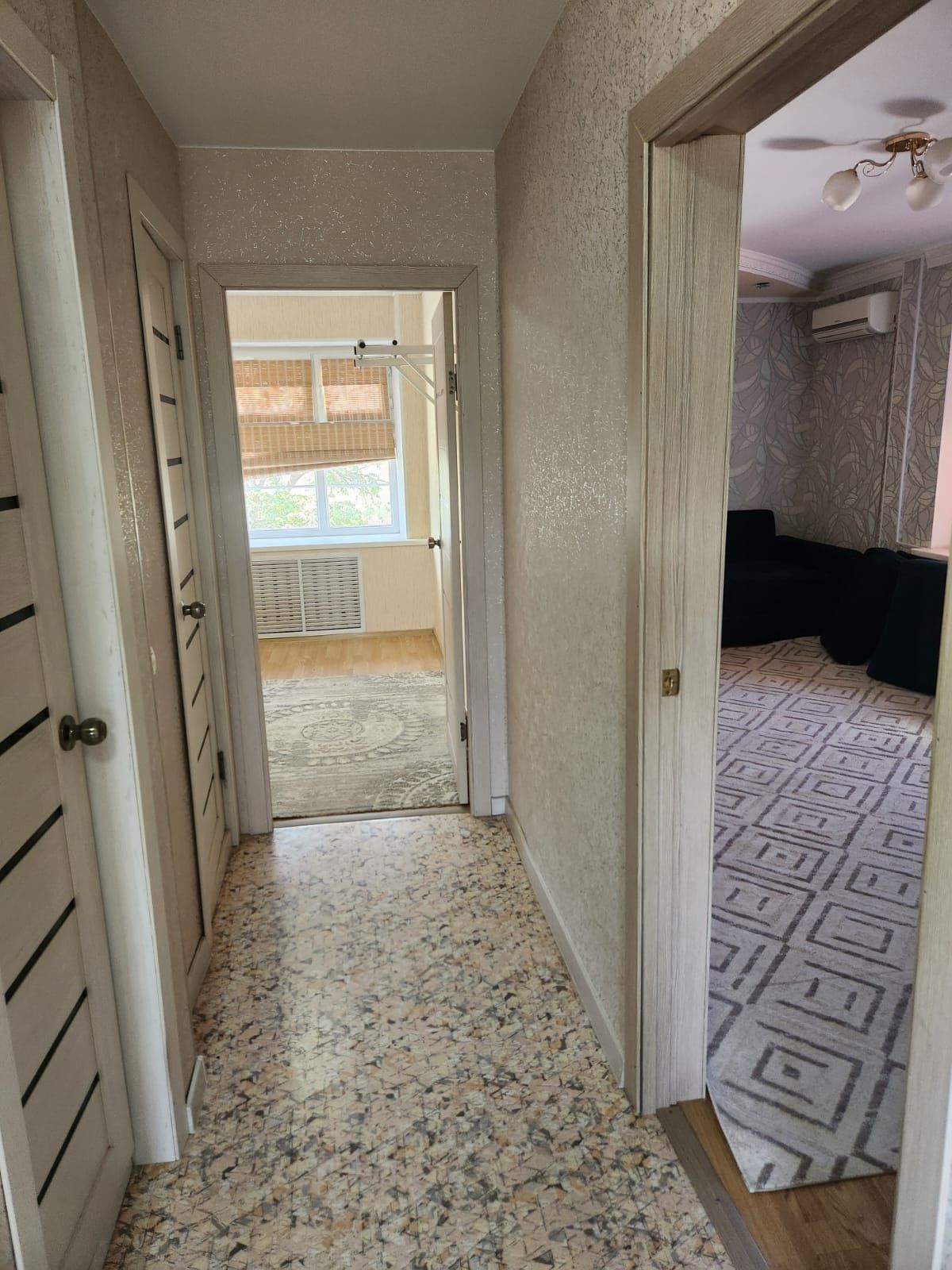 Продаётся кв 5мкр 33д  3 комната  60 м2