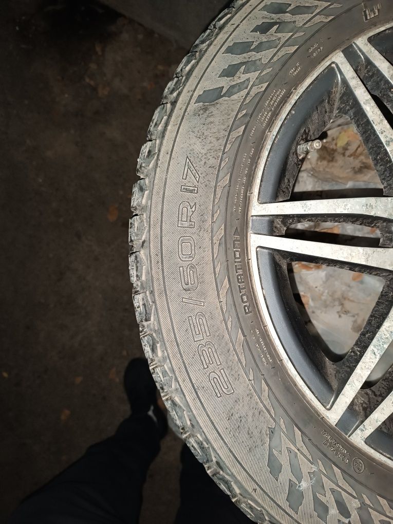 Продам диски с резиной 235 60 r17