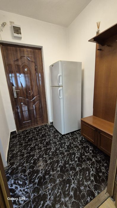 Dau în chirie  garsoniera