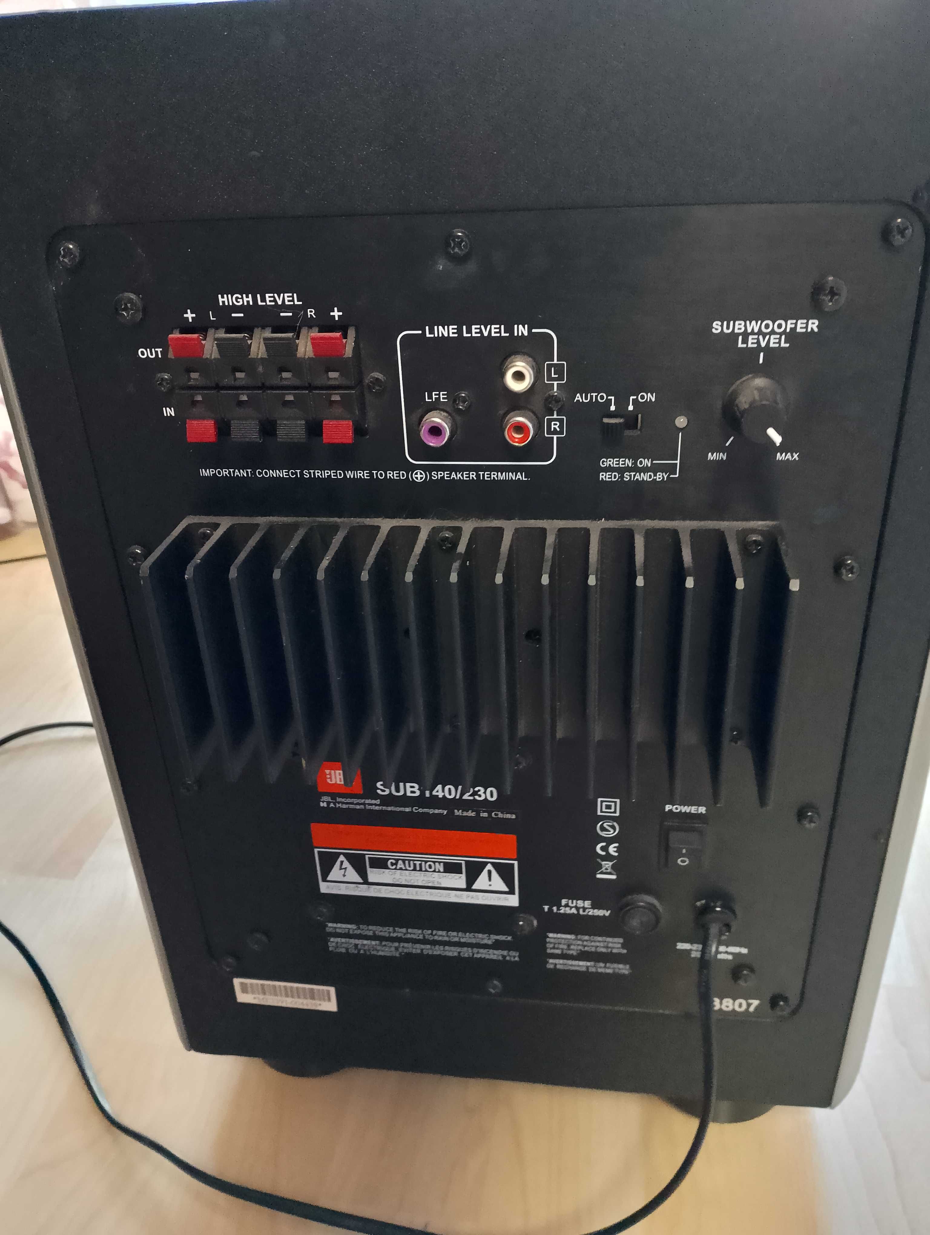 Продавам  активен събуфер JBL
