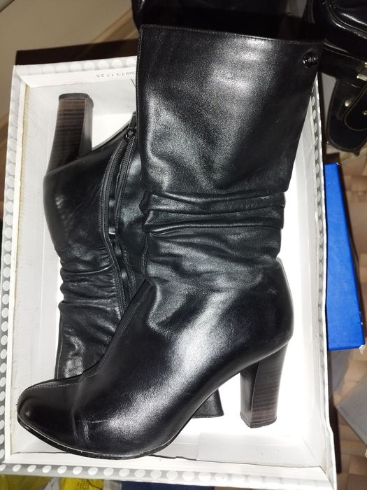 Сапоги демисезонные натуральная кожа.40 размер.