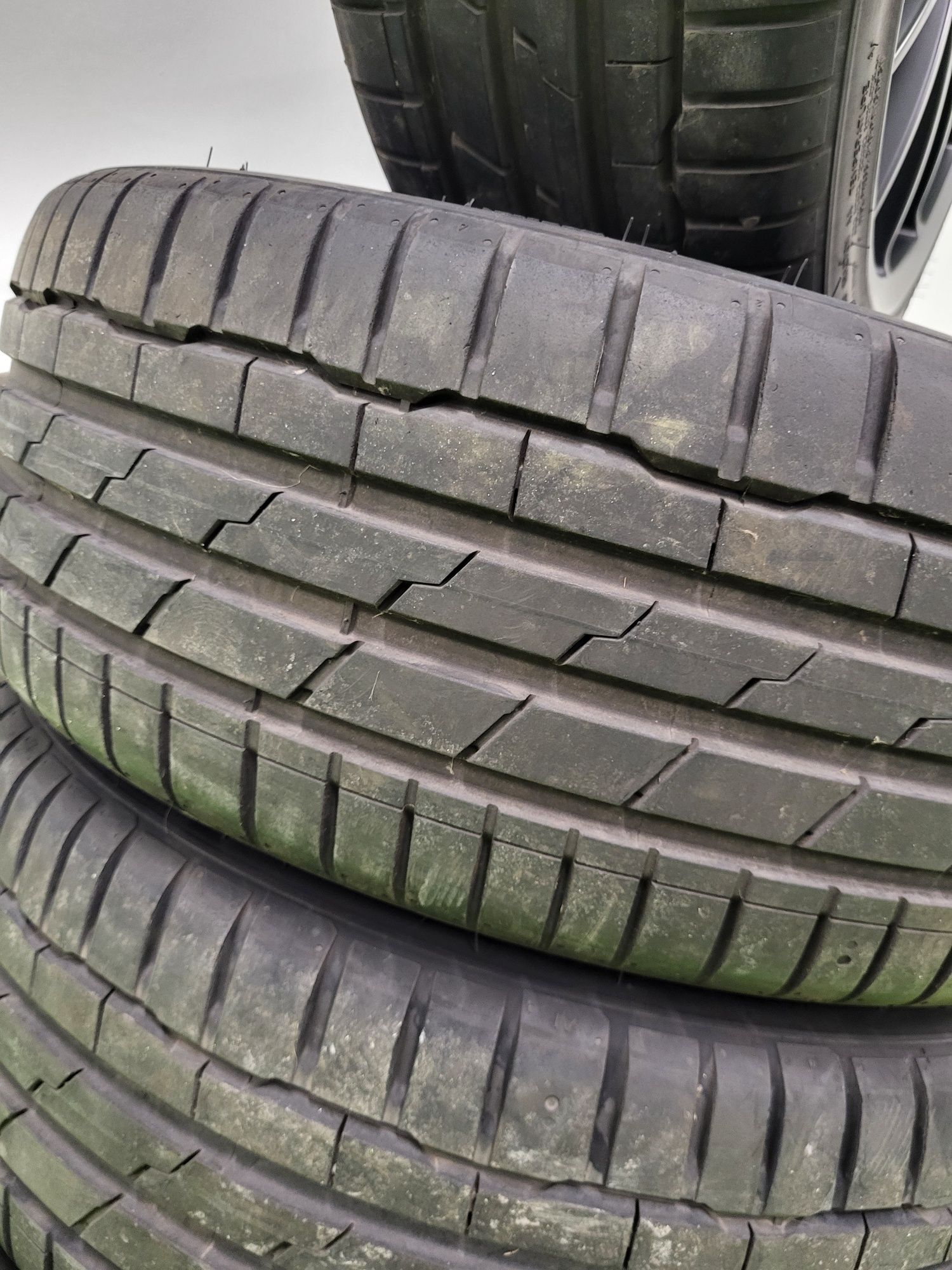 4 бр летни 205/40/18 Hankook