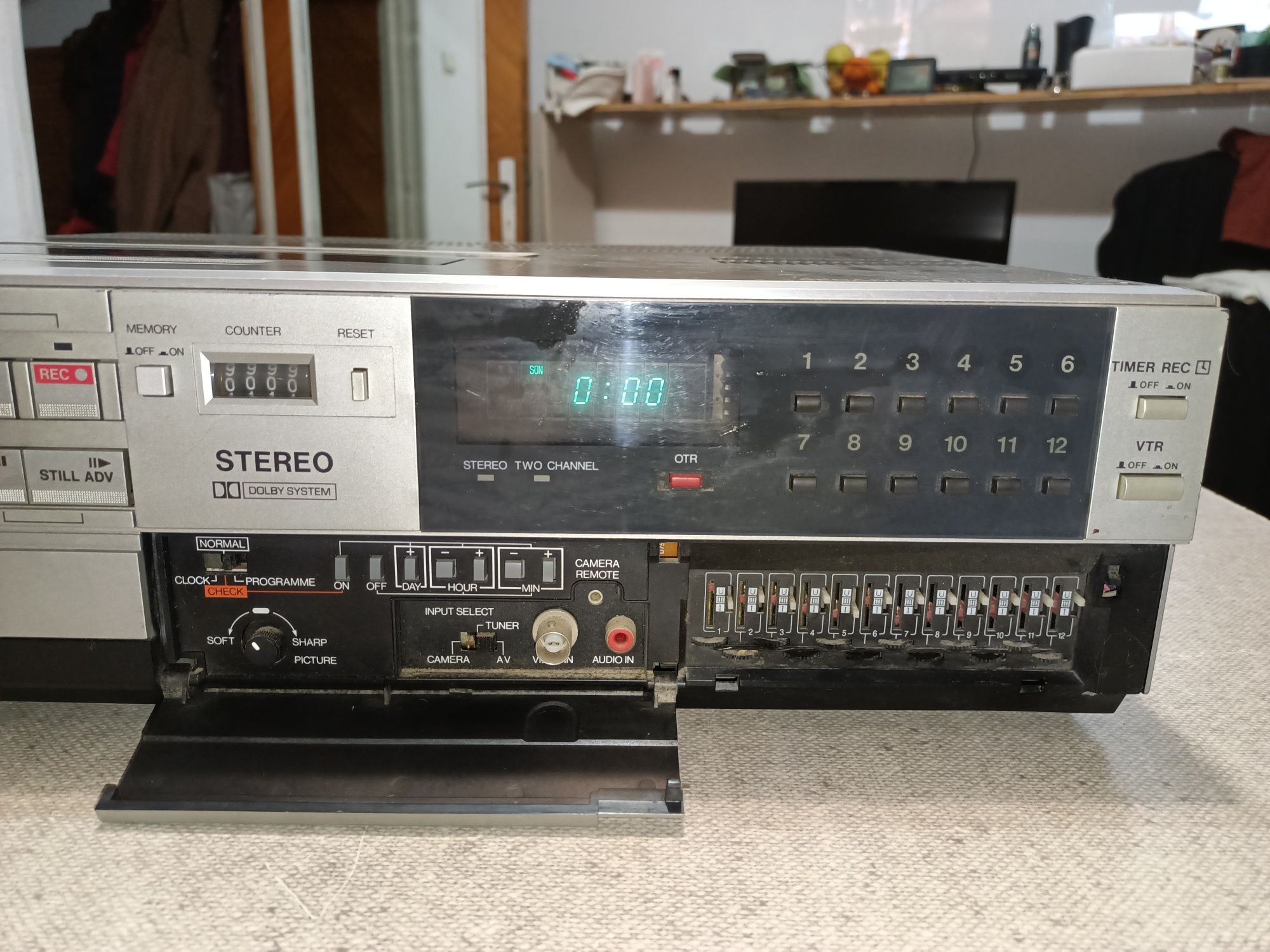 Video recorder VHS profesional Telerent N9002T by Matsushita Japan
