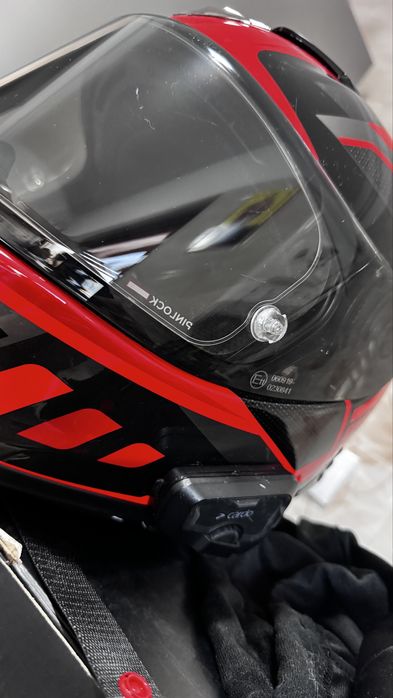 Casca moto, purtata 2 saptamani maxim ( se vinde cu tot cu intercom)