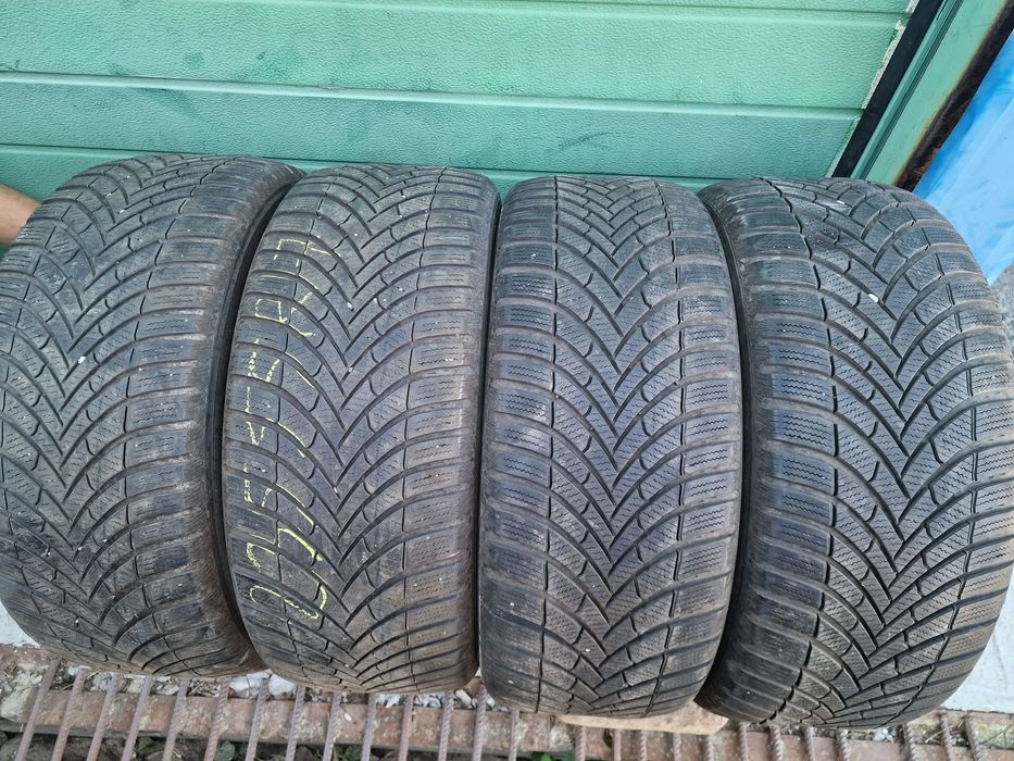 Anvelopă 235/55R17 marca Semperit, M +S ,DOT 2023