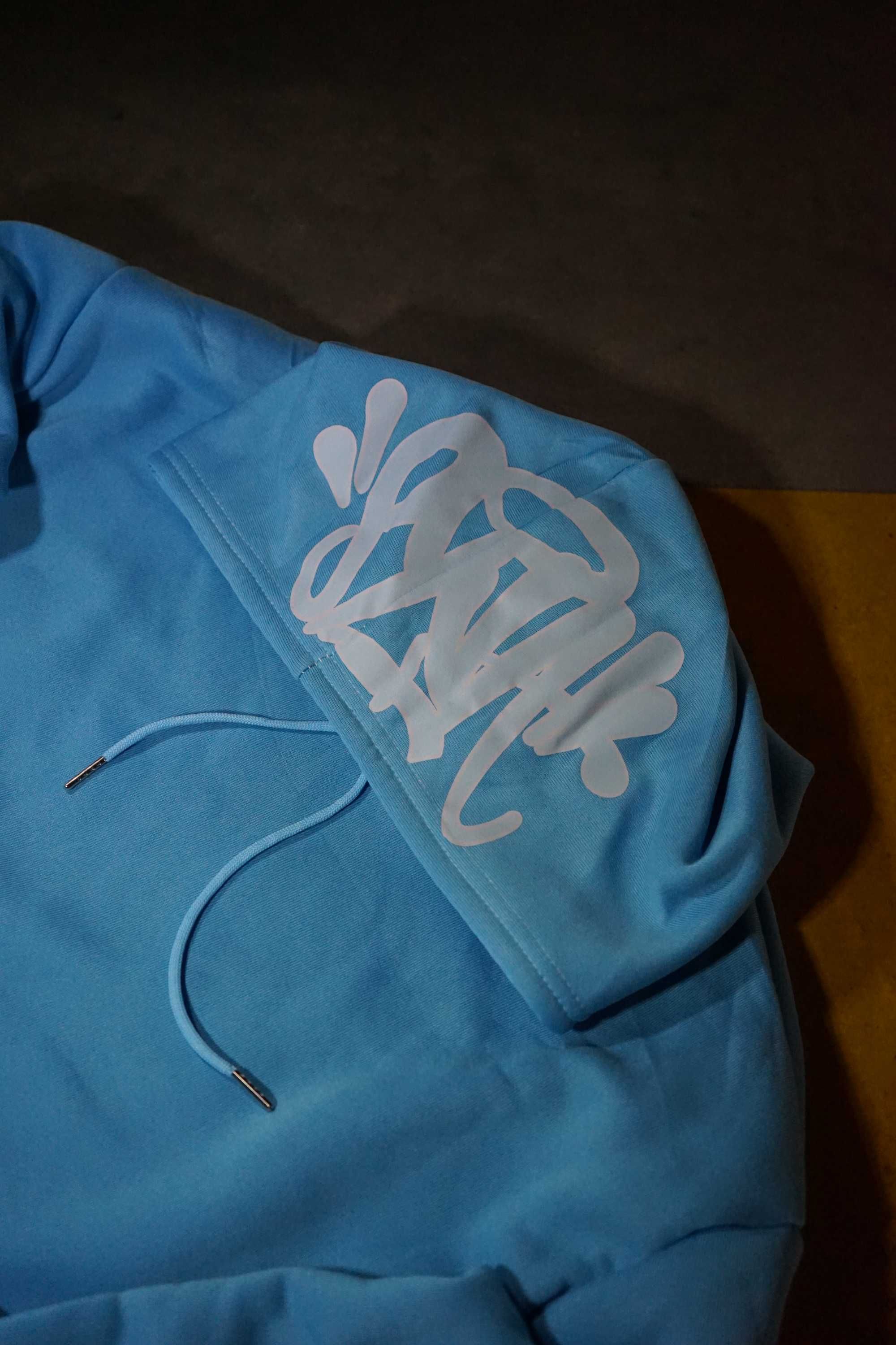 Syna World Streetwear екип