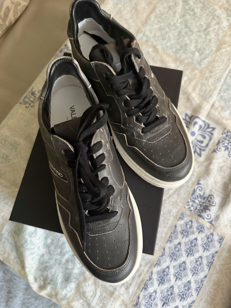 Мъжки обувки Valentino