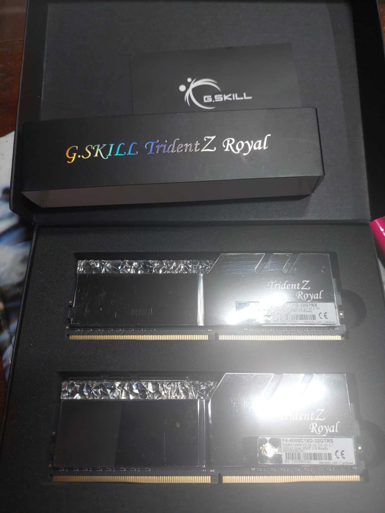 Trident Z Royal
DDR4-4000 CL18
32GB (2x16GB)