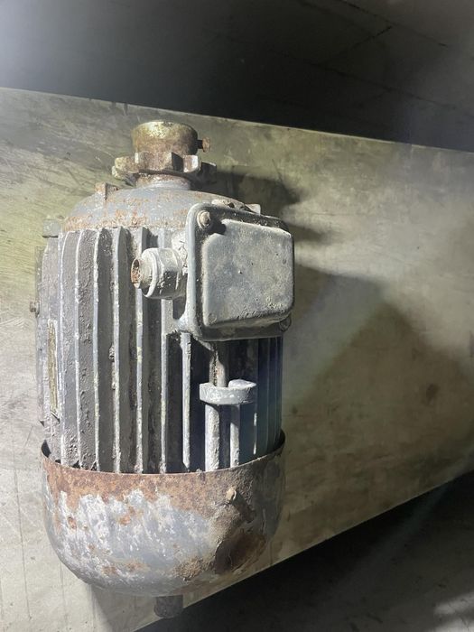 Продавам електо мотор 3 фазен