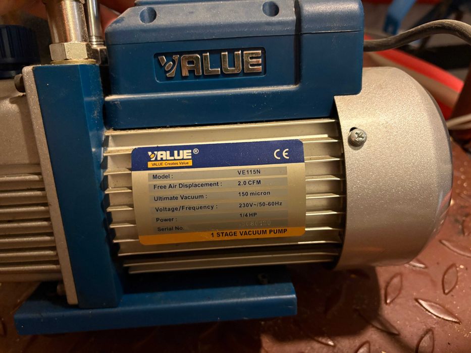 Вакуум помпа едностъпална VALUE