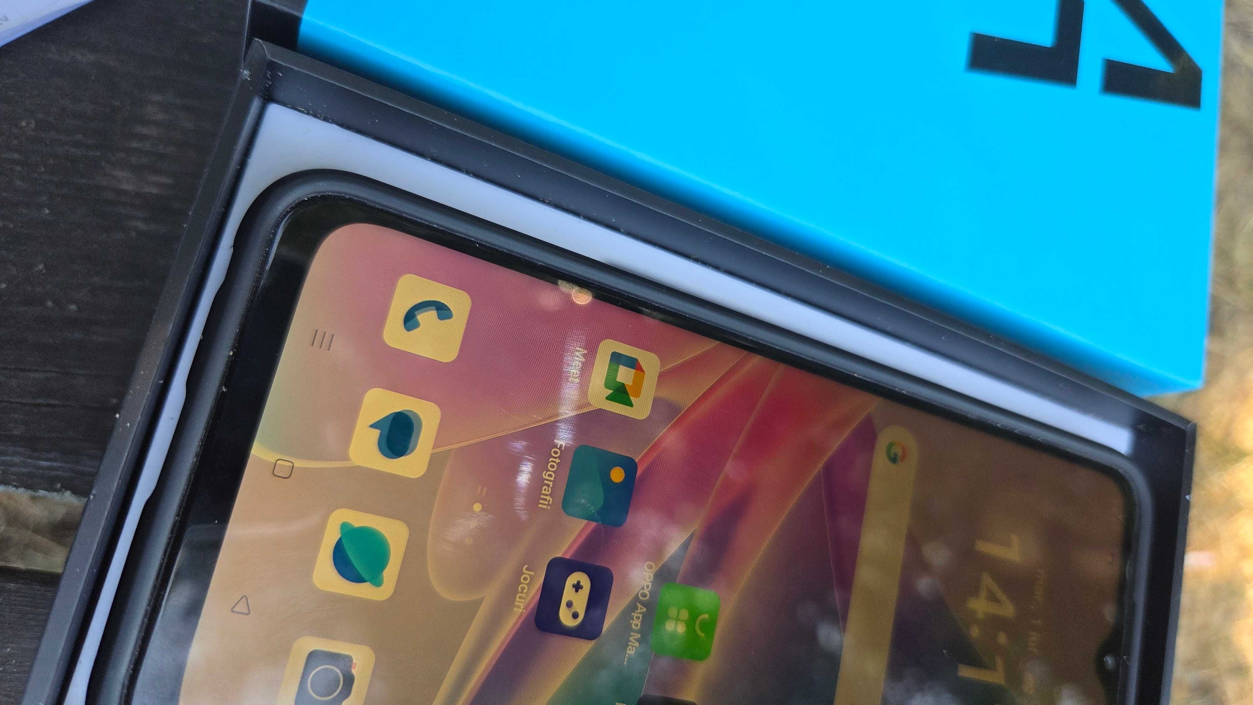 Oppo A78 de un an jumate.