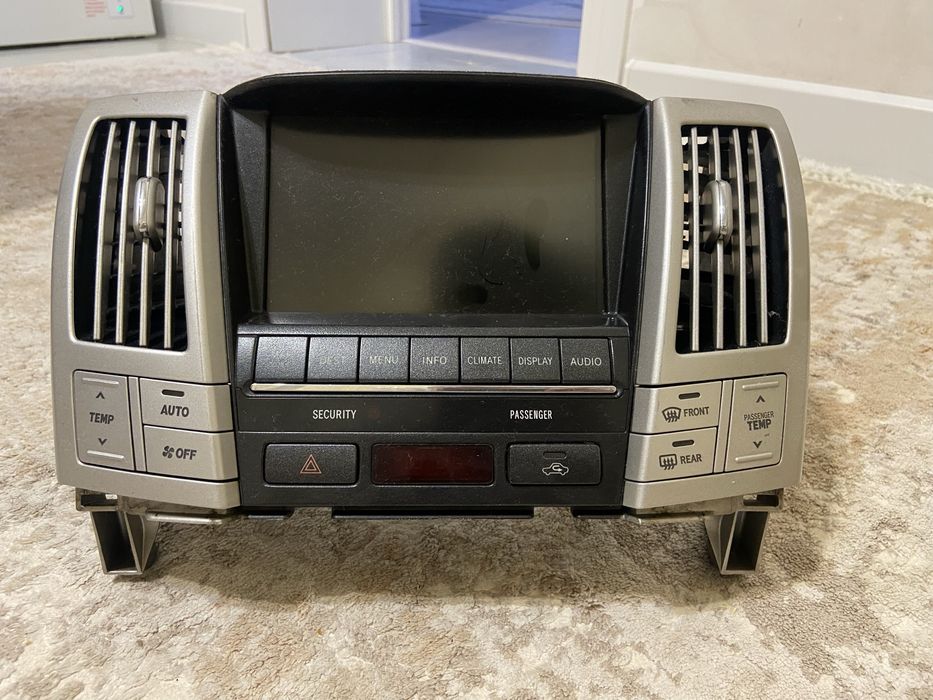 Штатный магнитола Rx350