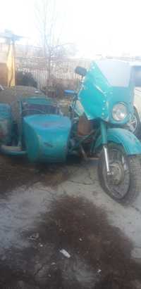 Продам мотоцикл урал находится в Карабулаке