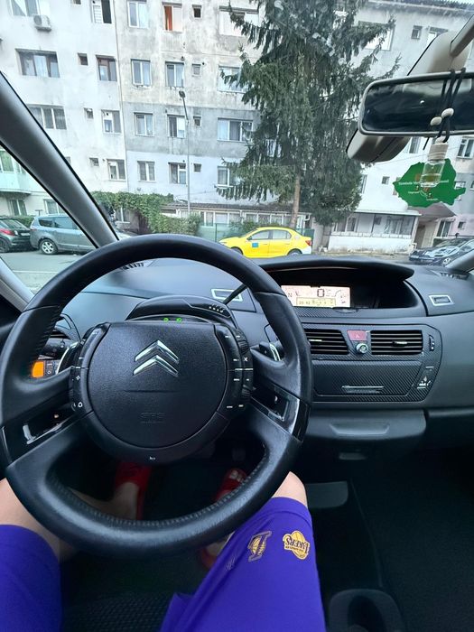 Mașina bine întreținută,impecabil,