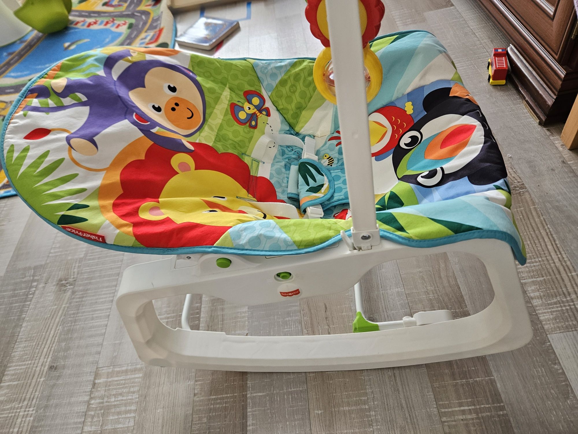 Шезлонг Fisher Price