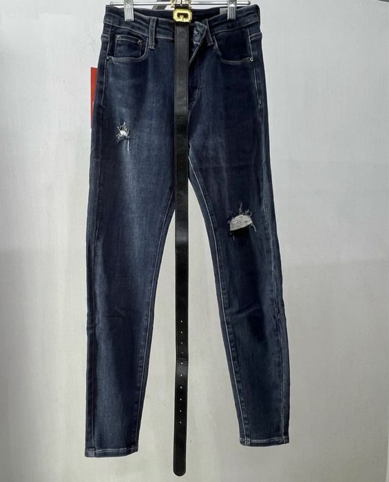 Продам джинсы плотная джинса, тянется, на осень и зиму самое то