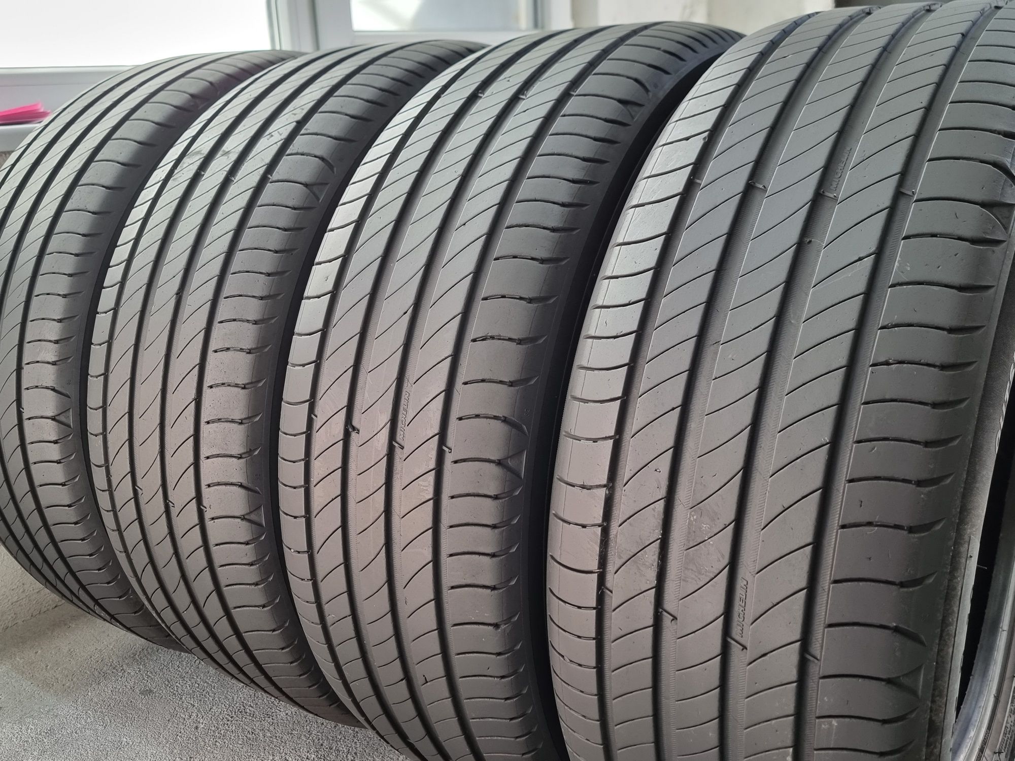 225/55/18 Michelin 4Броя: 260лв 6.0мм