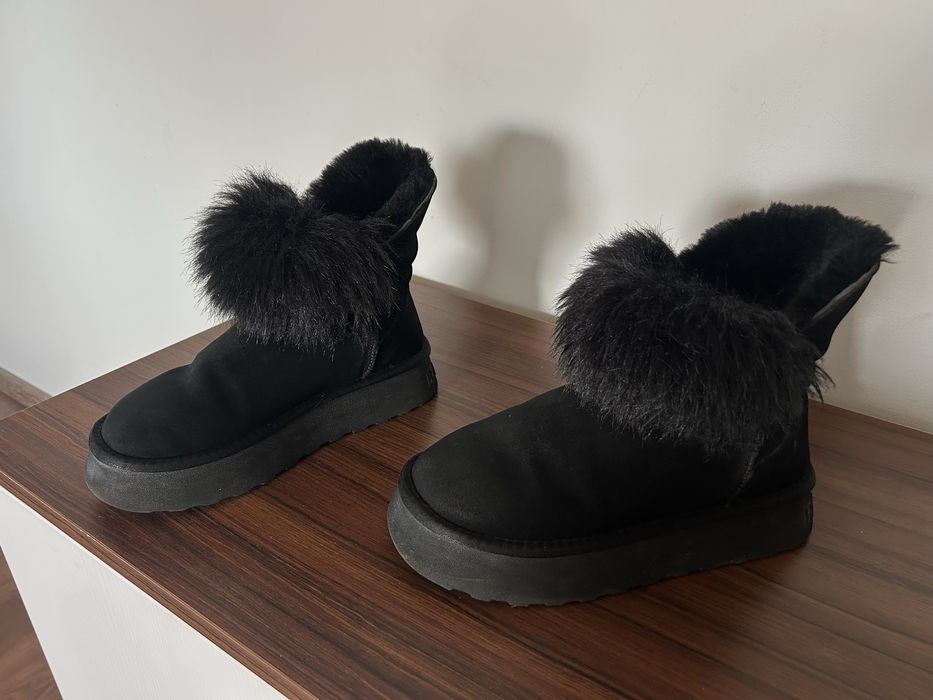 BADURA- черни ботушки с пухче.