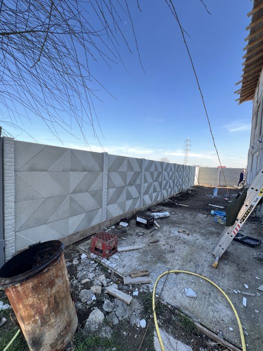 Gard beton din placi