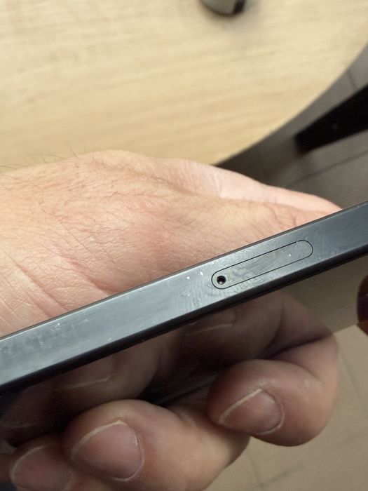 Iphone 16 pro 256gb black titanium в гаранция