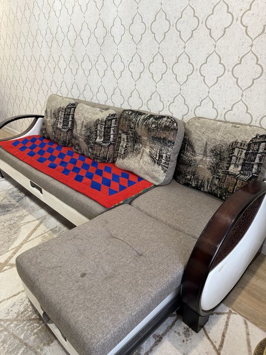 Продам диван в отличном состояний