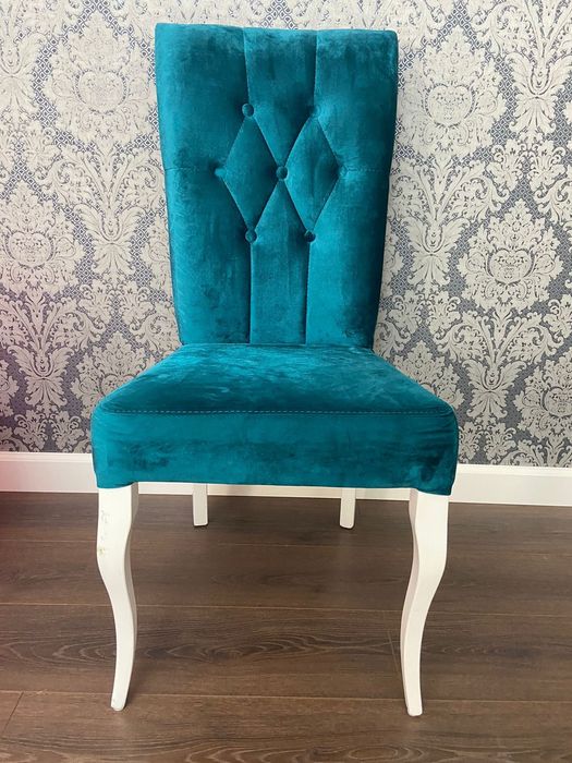 Стулья.       Стол 1,20*1,20 квадрат      Продам