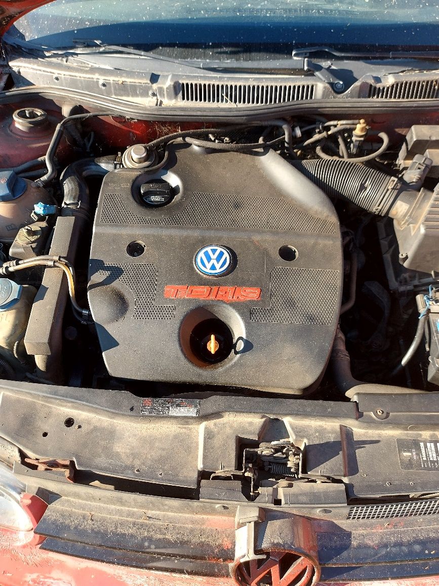 Dezmembrez  golf 4 1,9tdi  sau întreagă.