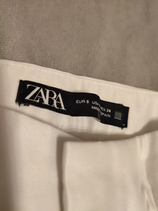 Pantaloni eleganti de damă Zara