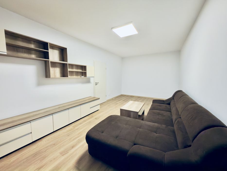 Apartament cu 2 camere de inchiriat in zona Tractorul la parter