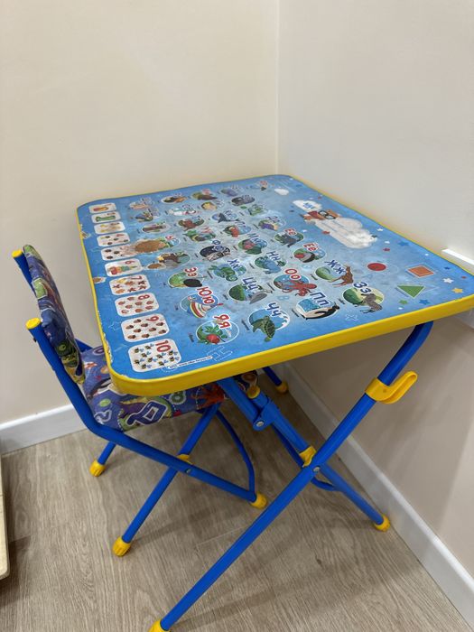 Стульчик со столиком