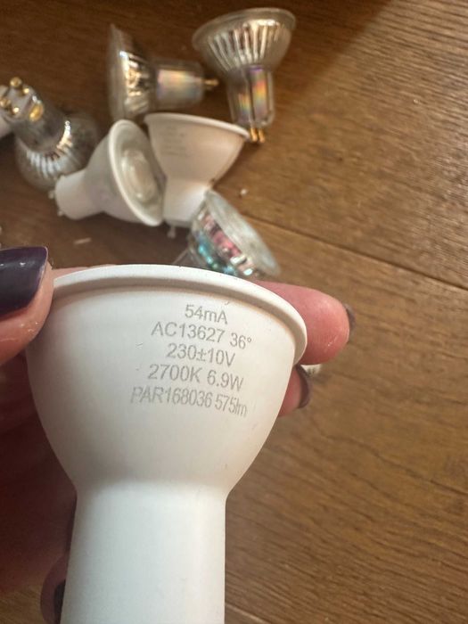 Лампи (спотове за таван)