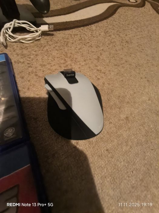 Продавам Playstation 4pro 1TB