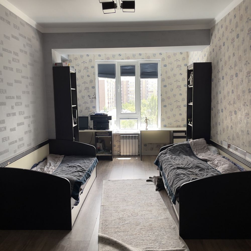 Продам подростковую комнату Дакота (Столплит), 2 комплекта, б/у