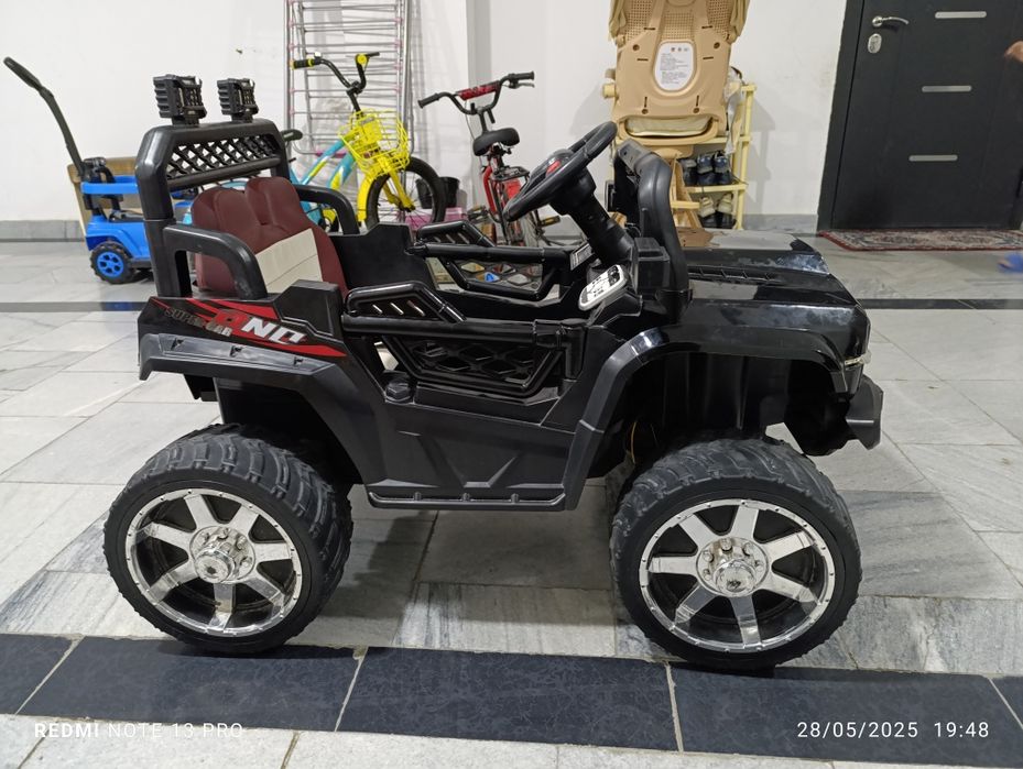 Bolalar mashinasi ikki kishilik pulti zaryadchiki bilan komplekt tuliq