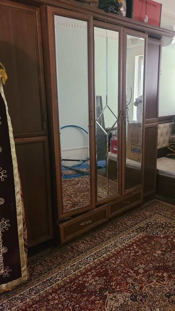 Спальный гарнитур