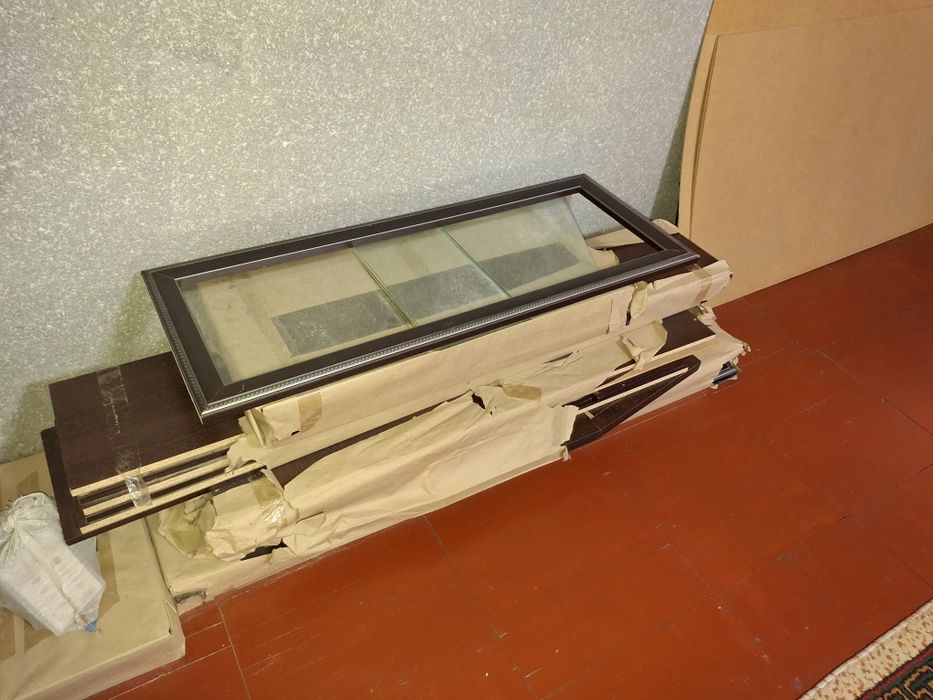 Продаю абсолютно новый Стенка в упаковке.