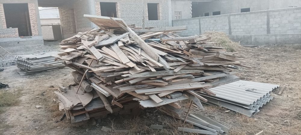 Чуп тахта сотилади..