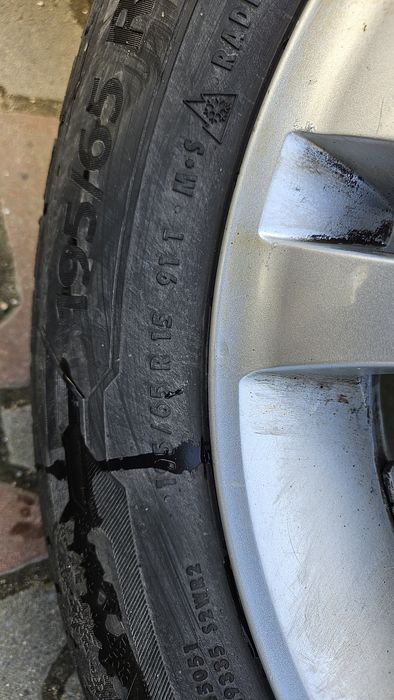 Set jante + anvelope 195/65 R15 pentru VW Golf