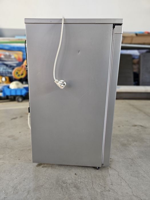 Frigider Sharp 88 Litri