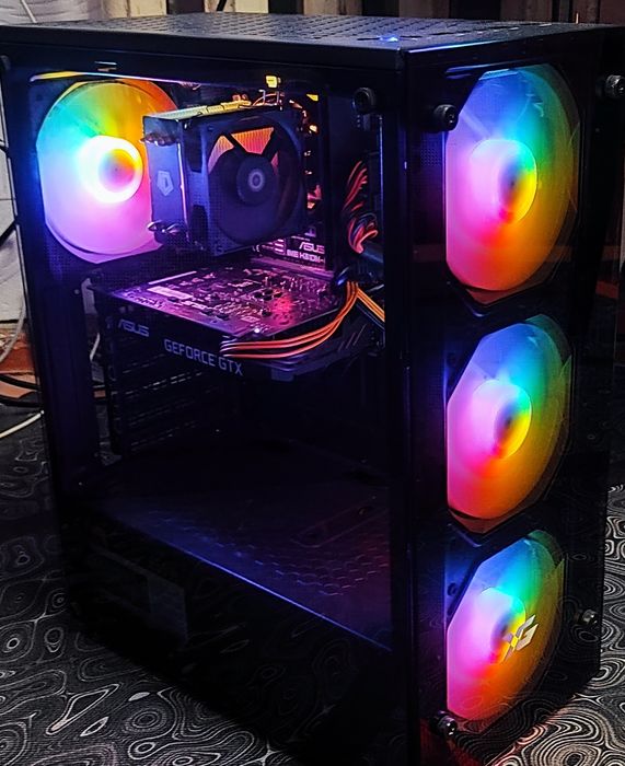 Игоровой компьютер с монитором