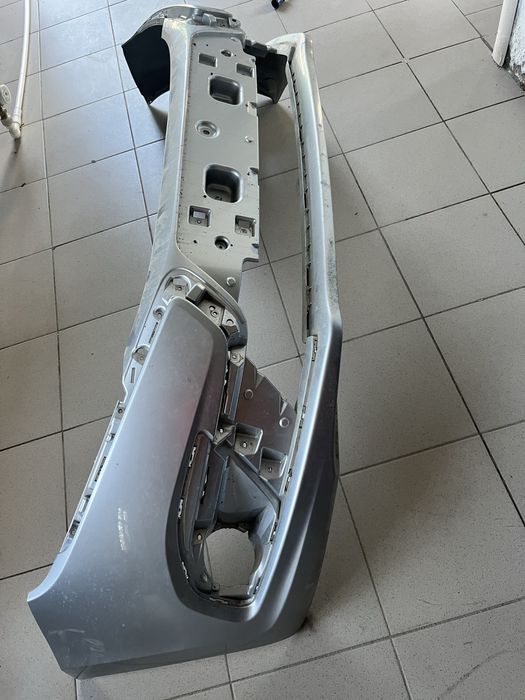 Продам бампер на гранту фл переднии