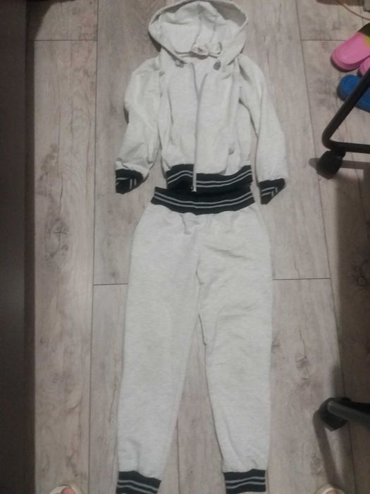 спортивная форма новая  на 7-8 лет самовывоз левый берег 
новый