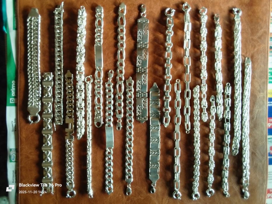 Колекция от 22/Сребърни Гривни